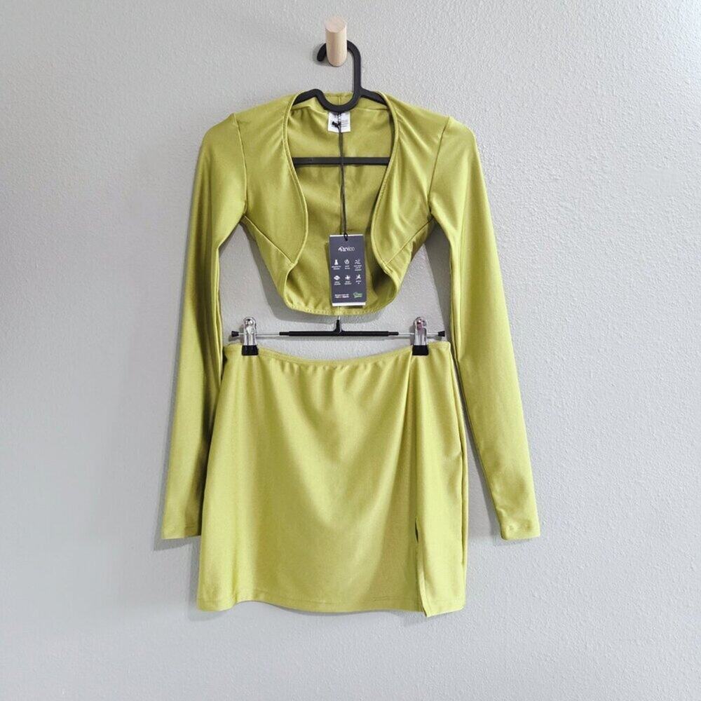 VDM The Label 2-Piece Chartreuse Metallic Bolero & Mini Skirt Set — Size XS